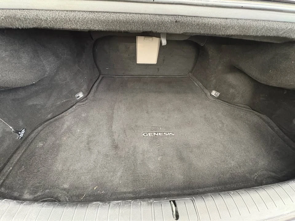 2015 Hyundai Genesis - Image 16 of 20