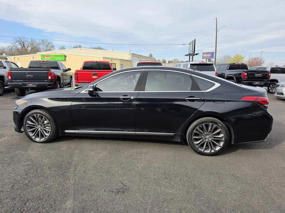2015 Hyundai Genesis - Image 7 of 13