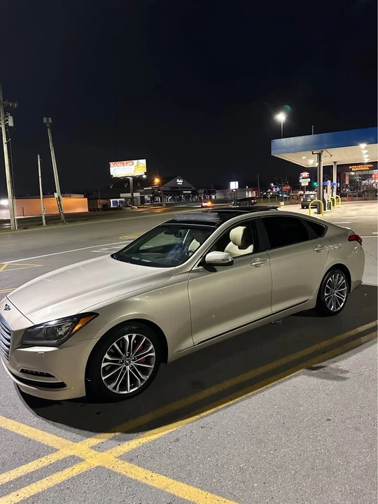 2015 Hyundai Genesis - Image 4 of 11