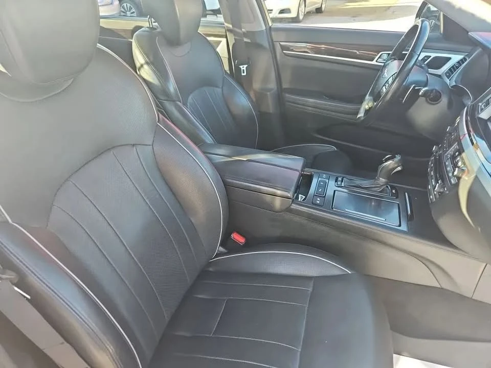 2015 Hyundai Genesis - Image 6 of 9