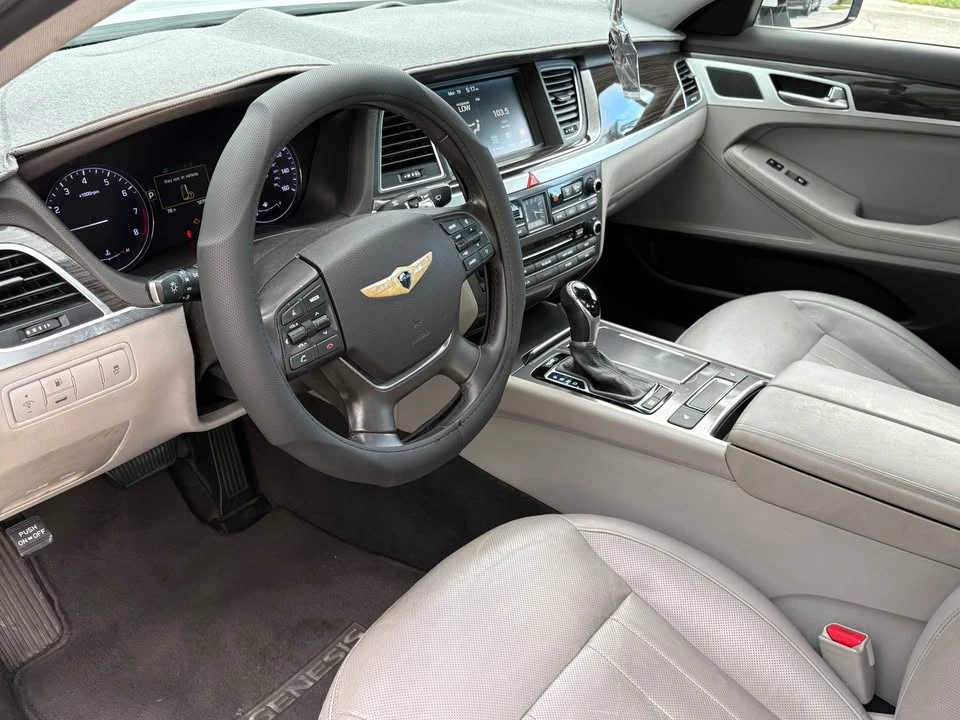 2015 Hyundai Genesis - Image 9 of 20