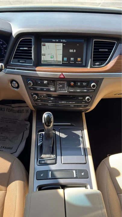 2015 Hyundai Genesis - Image 14 of 17