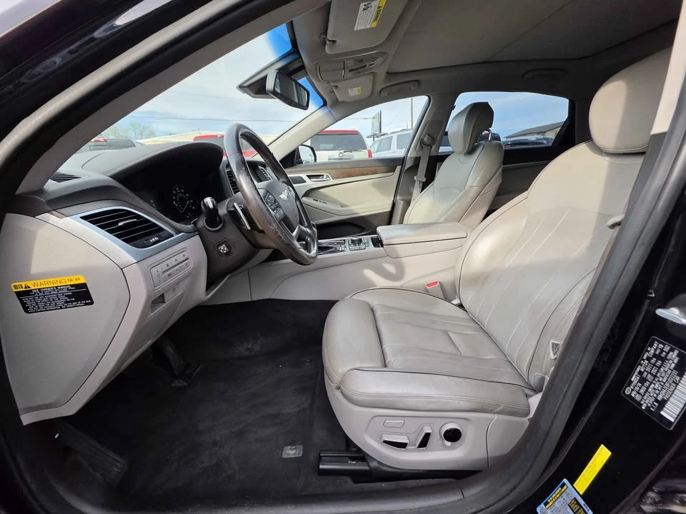2015 Hyundai Genesis - Image 10 of 13