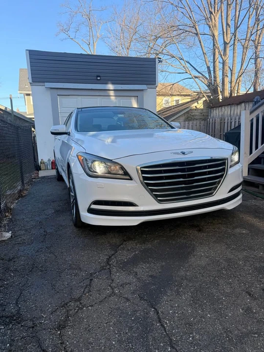 2015 Hyundai Genesis - Image 2 of 11