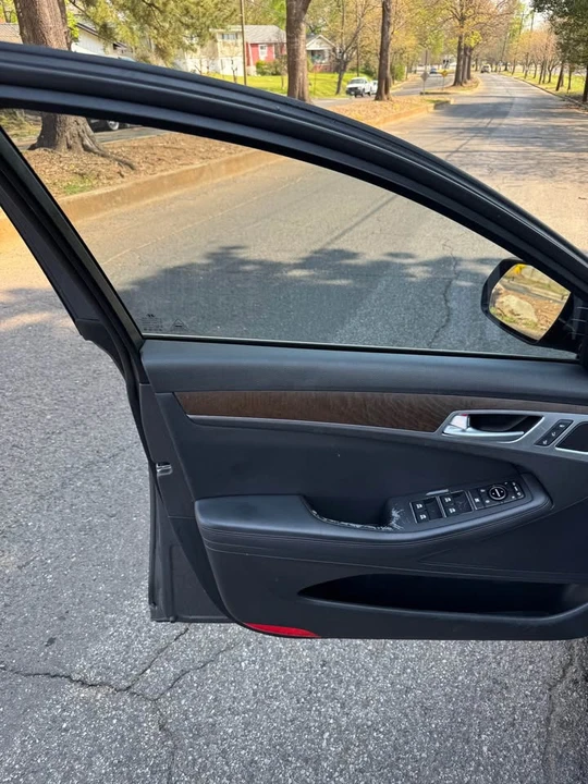 2015 Hyundai Genesis - Image 9 of 20