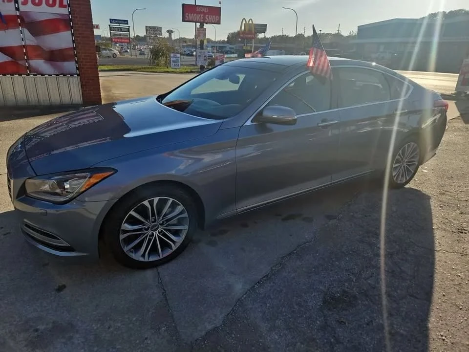 2015 Hyundai Genesis - Image 2 of 9