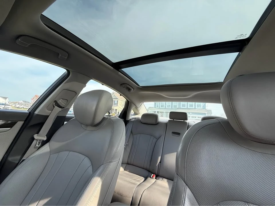 2015 Hyundai Genesis - Image 11 of 13