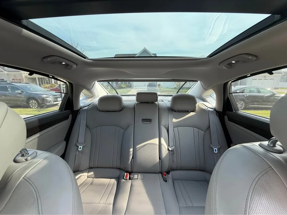 2015 Hyundai Genesis - Image 12 of 13