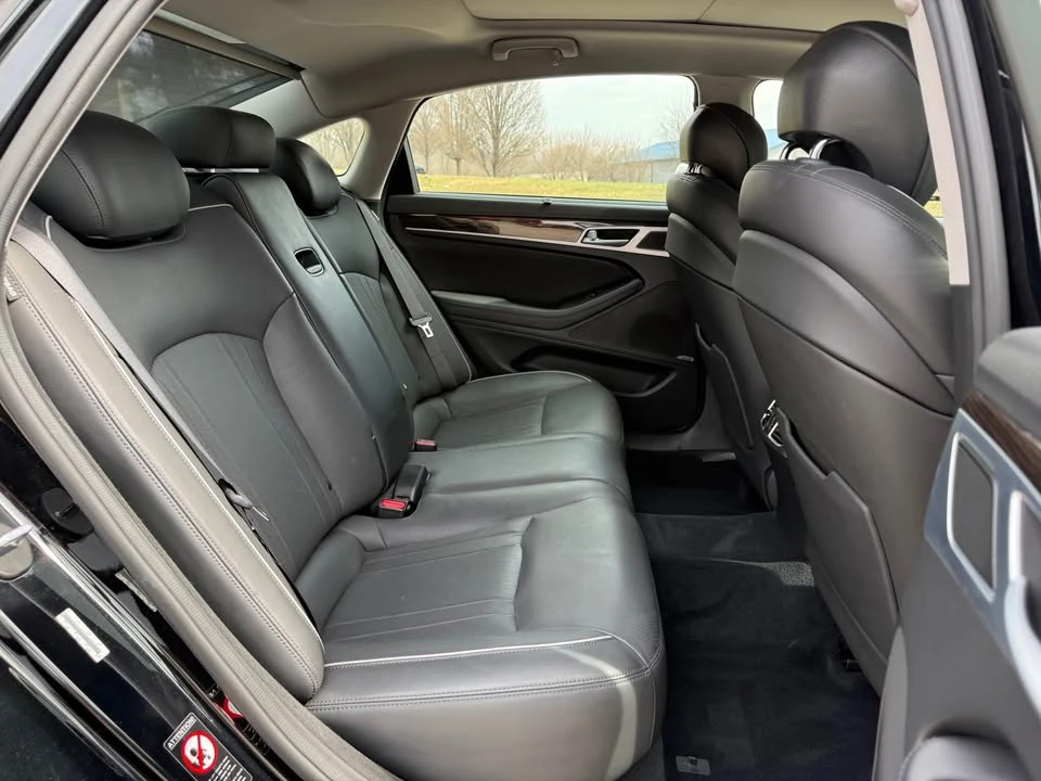 2015 Hyundai Genesis - Image 9 of 13