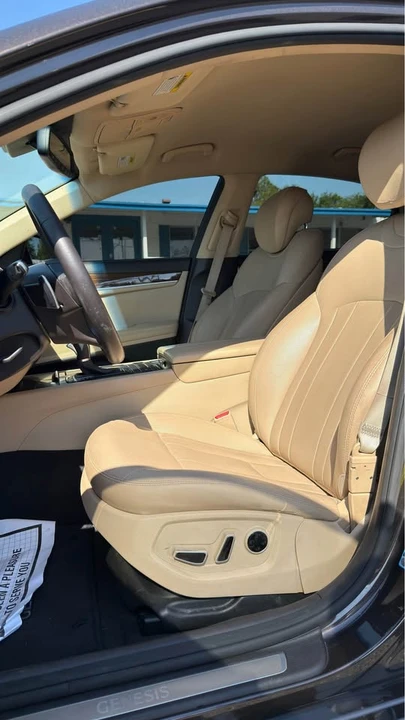 2015 Hyundai Genesis - Image 15 of 17