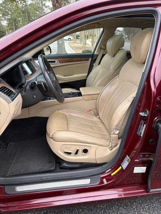 2015 Hyundai Genesis - Image 4 of 8
