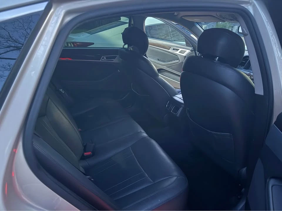 2015 Hyundai Genesis - Image 8 of 9