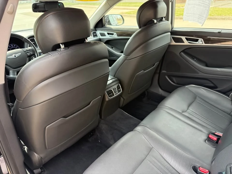 2015 Hyundai Genesis - Image 7 of 13