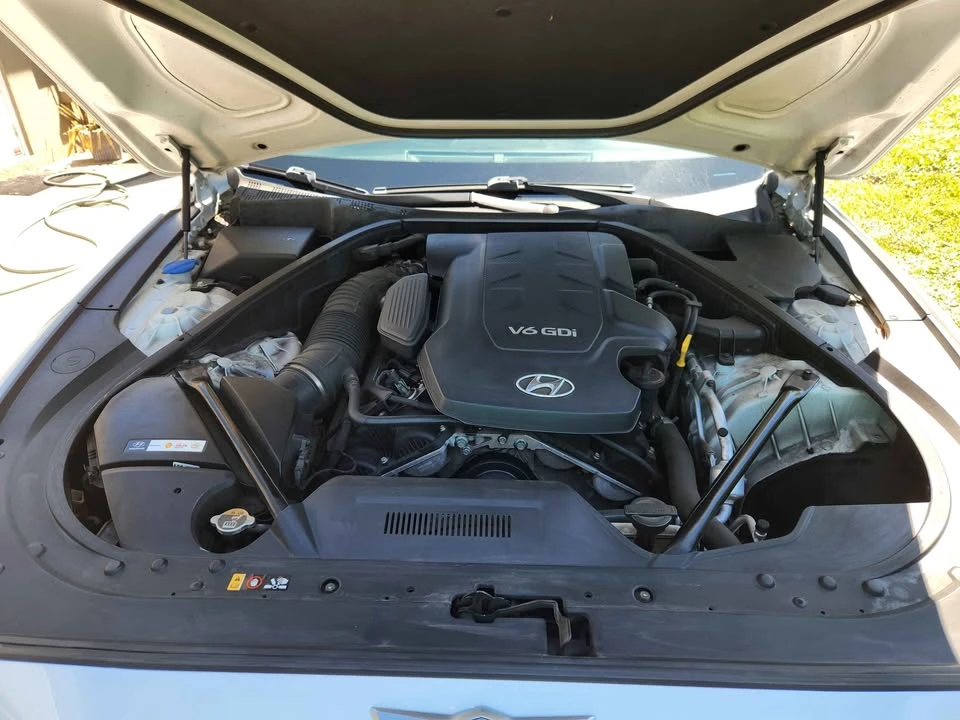 2015 Hyundai Genesis - Image 7 of 19
