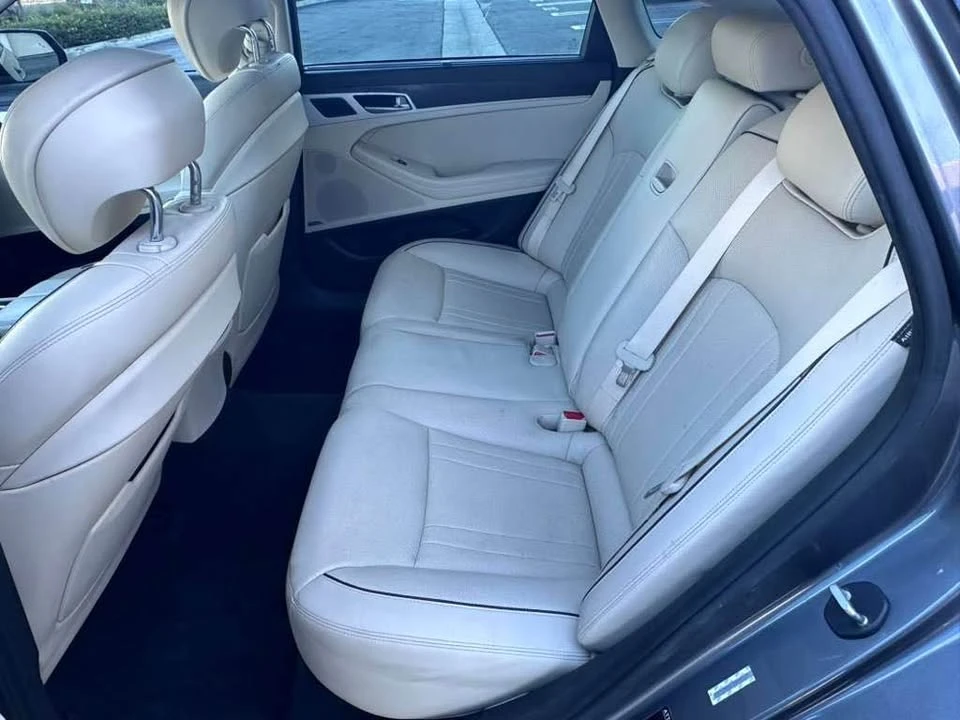 2015 Hyundai Genesis - Image 13 of 14