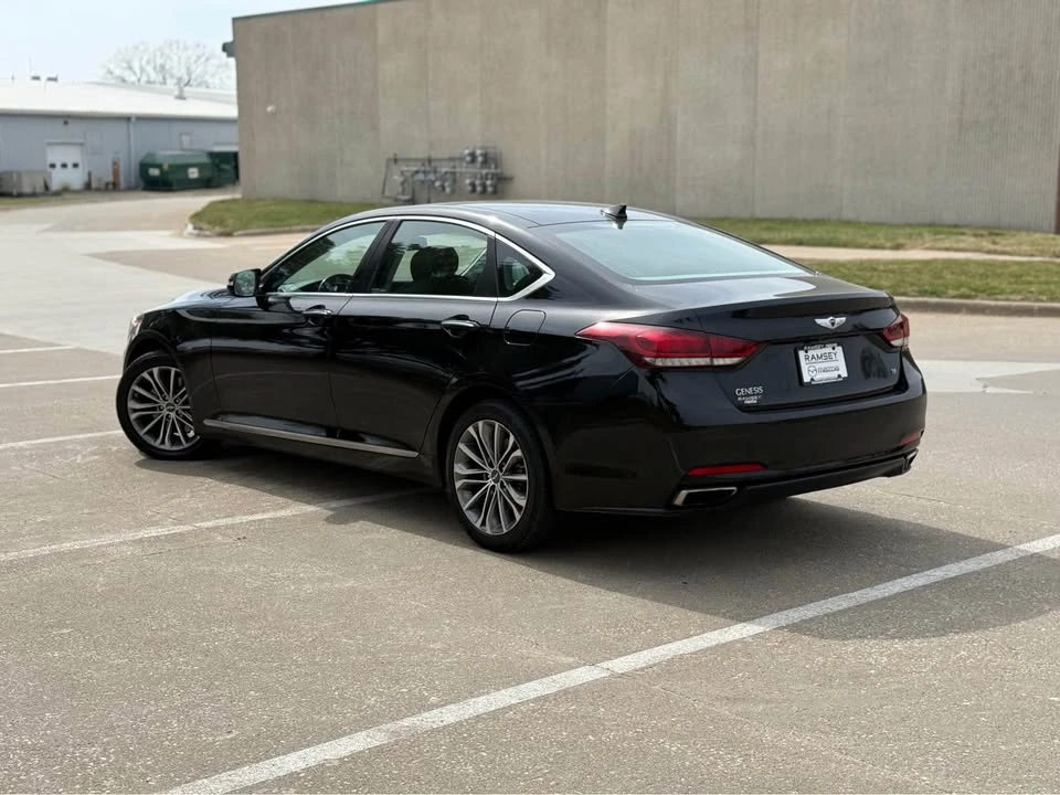 2015 Hyundai Genesis - Image 2 of 13