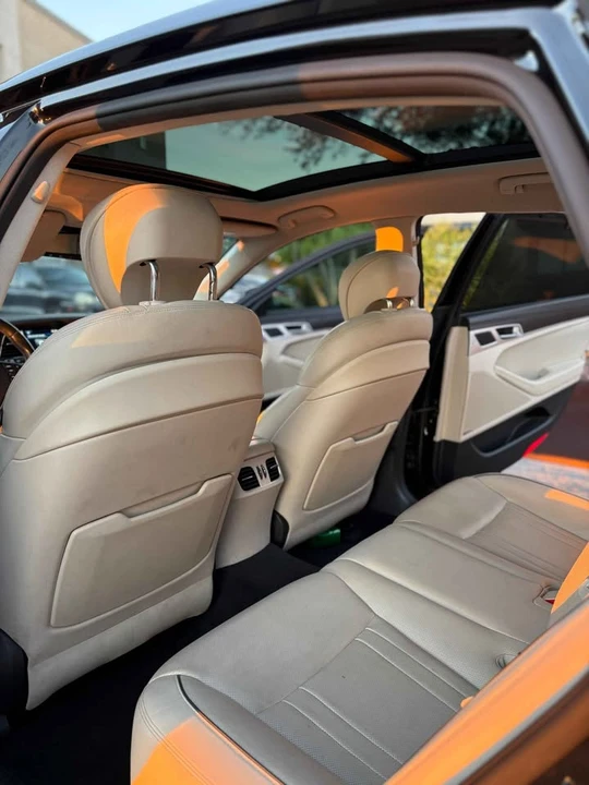 2015 Hyundai Genesis - Image 8 of 13