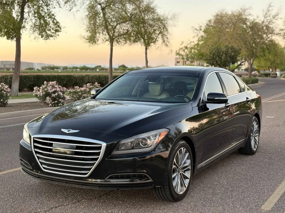 2015 Hyundai Genesis - Image 2 of 13
