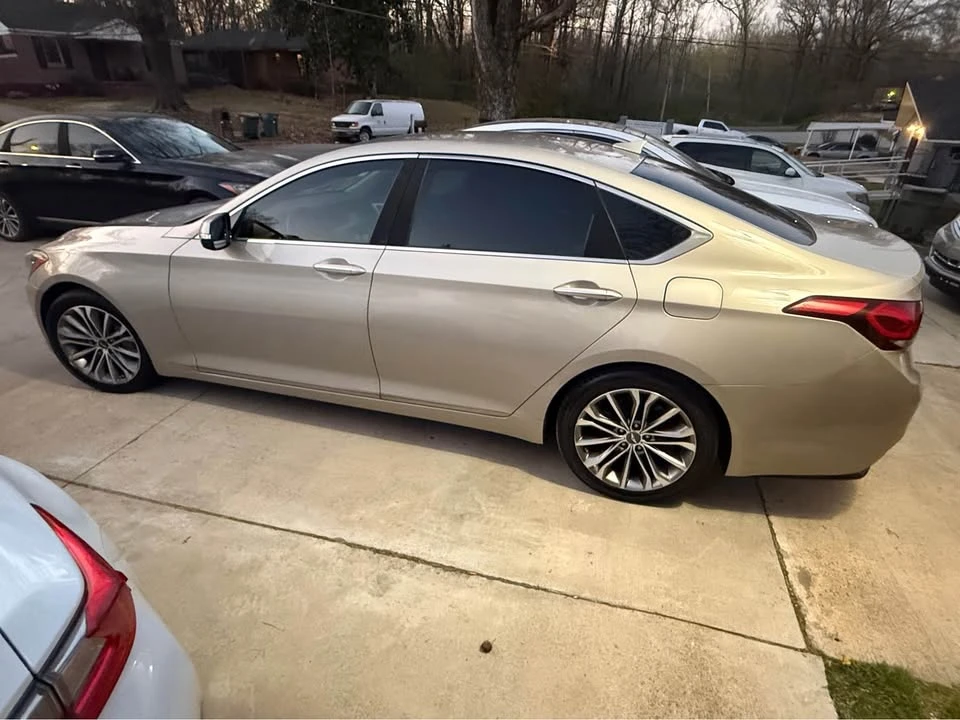 2015 Hyundai Genesis - Image 2 of 9