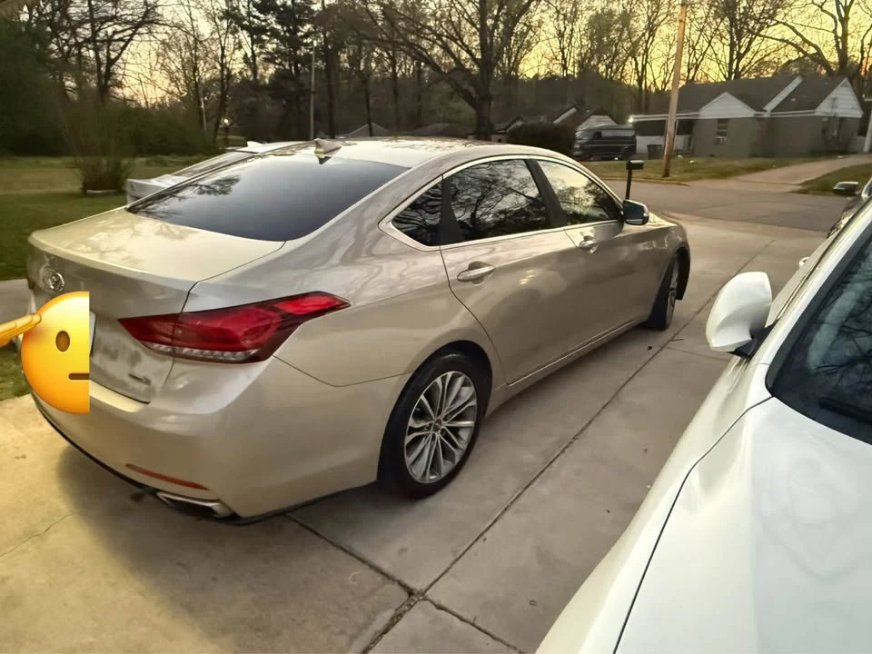 2015 Hyundai Genesis - Image 4 of 9