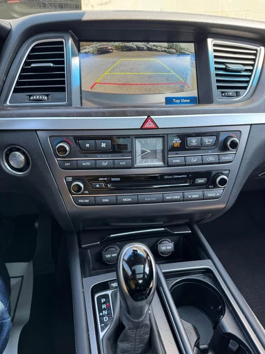 2015 Hyundai Genesis - Image 9 of 20