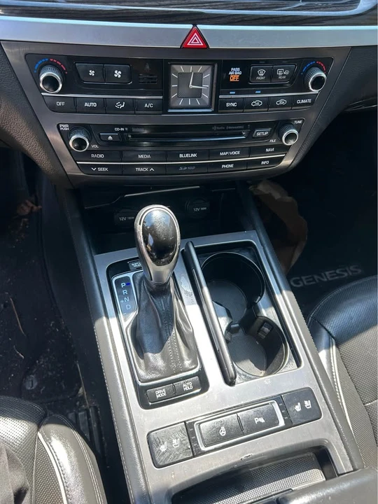 2015 Hyundai Genesis - Image 3 of 19