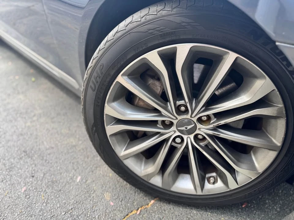 2015 Hyundai Genesis - Image 7 of 18