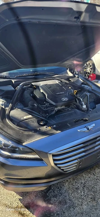 2015 Hyundai Genesis - Image 5 of 12