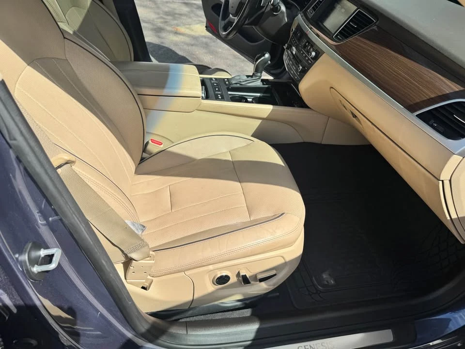 2015 Hyundai Genesis - Image 10 of 18