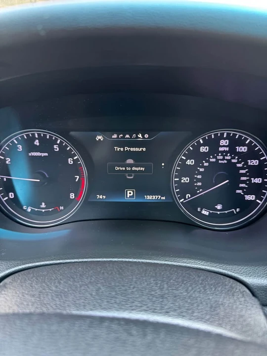 2015 Hyundai Genesis - Image 8 of 20