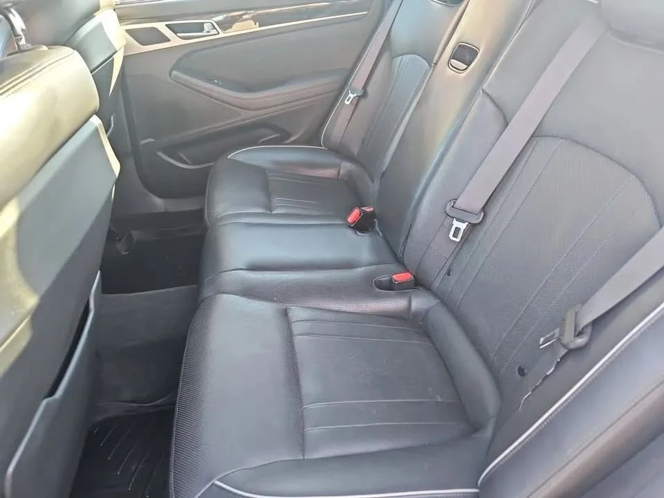 2015 Hyundai Genesis - Image 8 of 9