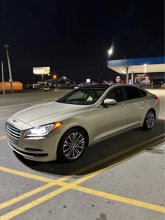 2015 Hyundai Genesis - Image 11 of 14