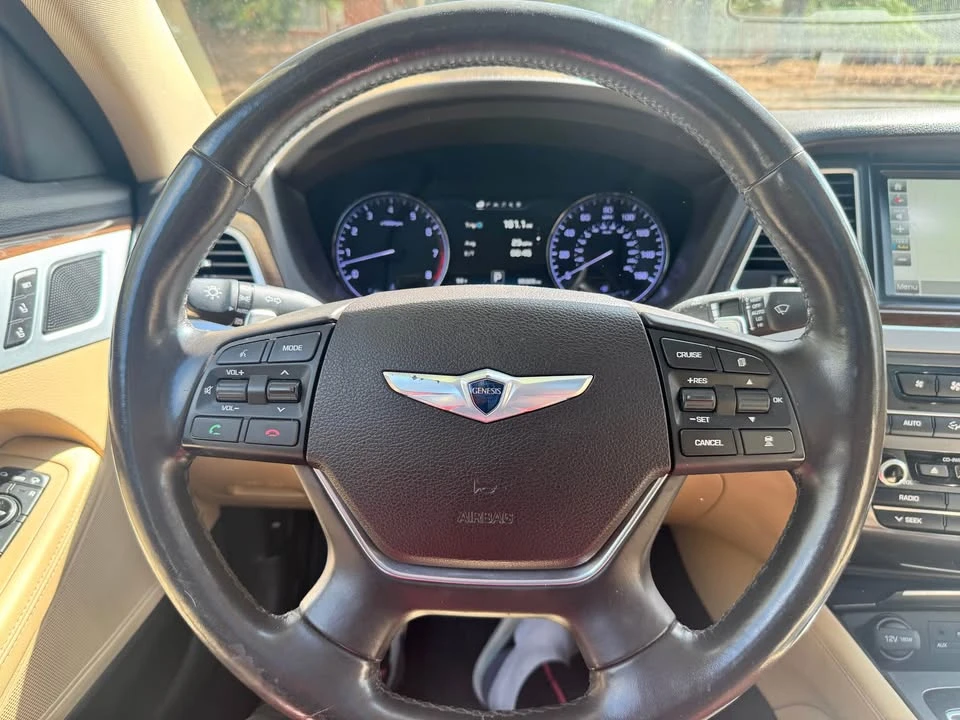 2015 Hyundai Genesis - Image 14 of 18