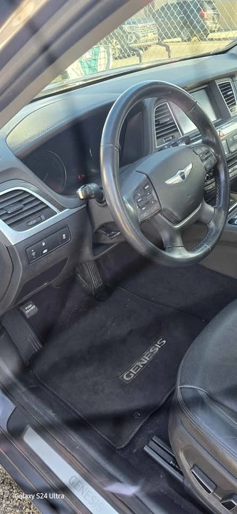 2015 Hyundai Genesis - Image 6 of 12