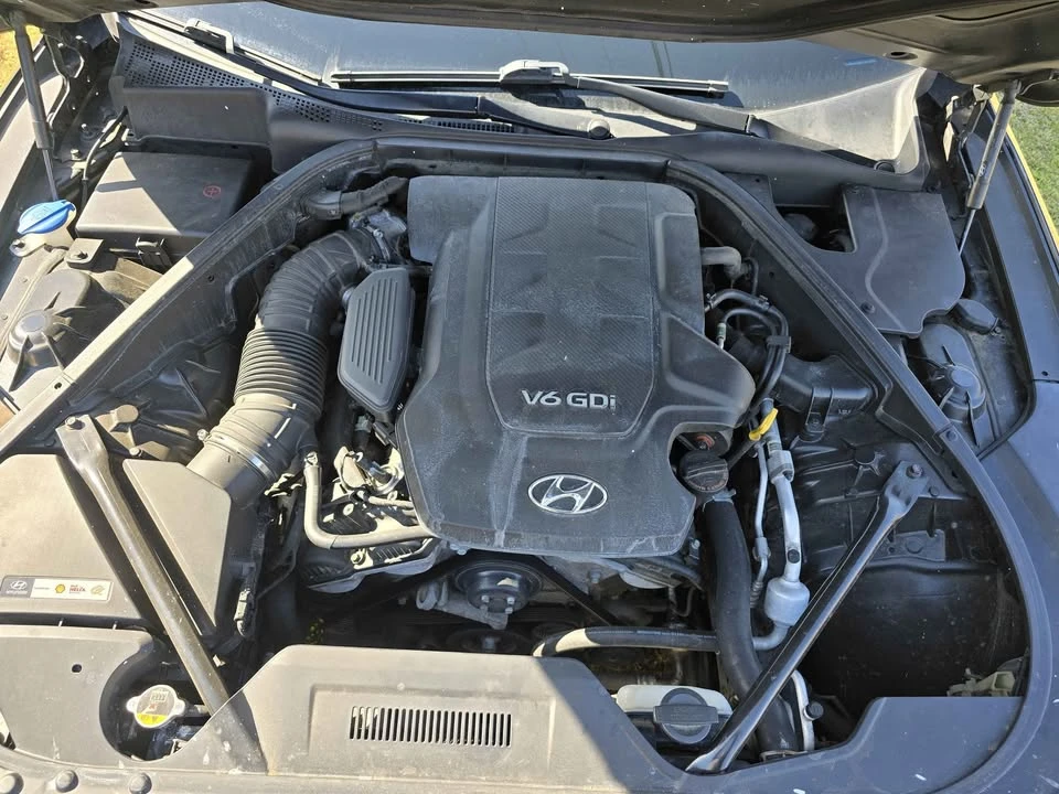 2015 Hyundai Genesis - Image 7 of 10