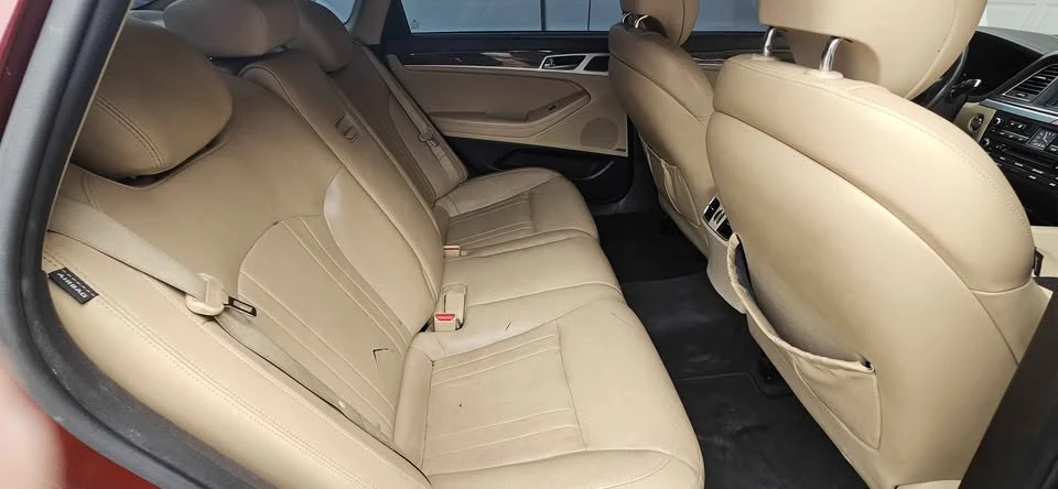 2015 Hyundai Genesis - Image 17 of 18