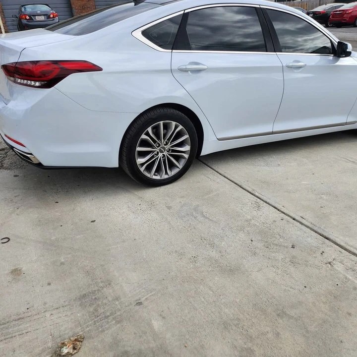 2015 Hyundai Genesis - Image 16 of 18