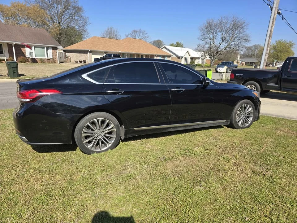2015 Hyundai Genesis - Image 2 of 10