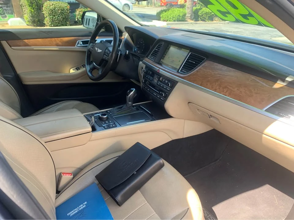 2015 Hyundai Genesis - Image 9 of 9