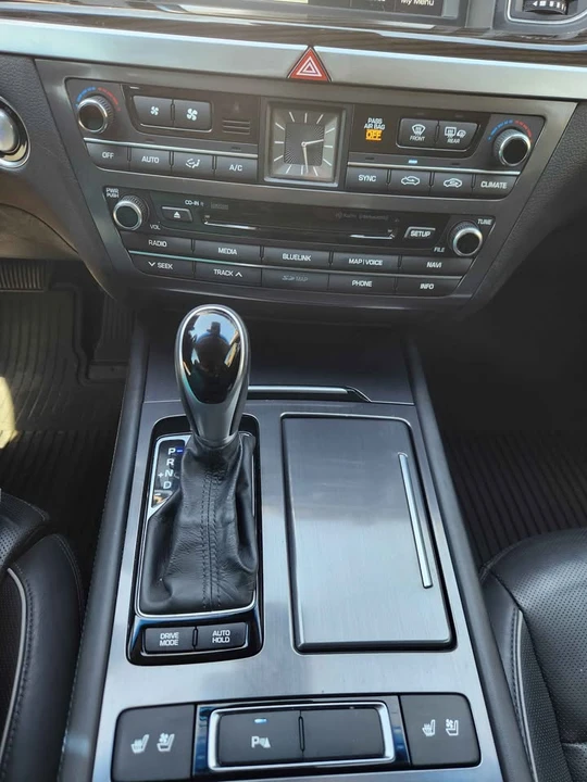 2015 Hyundai Genesis - Image 6 of 19