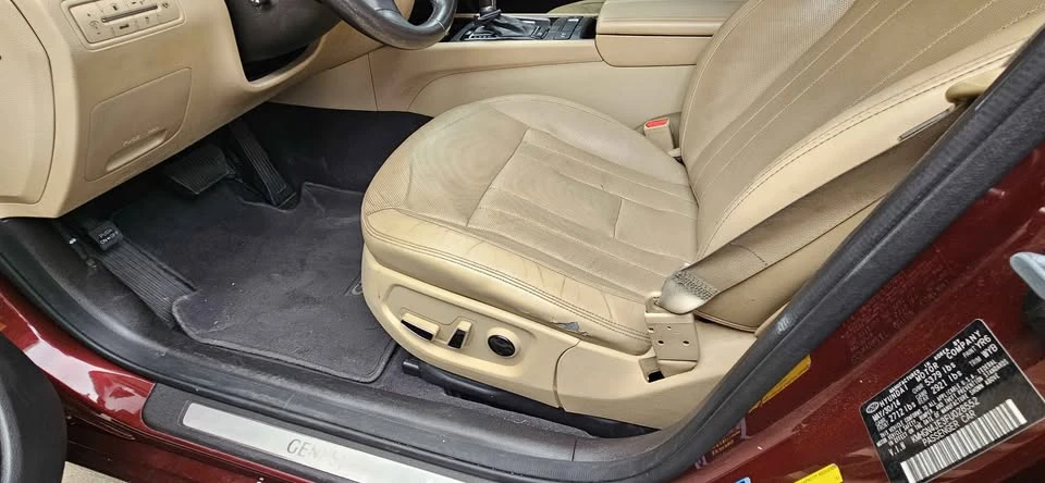 2015 Hyundai Genesis - Image 10 of 18