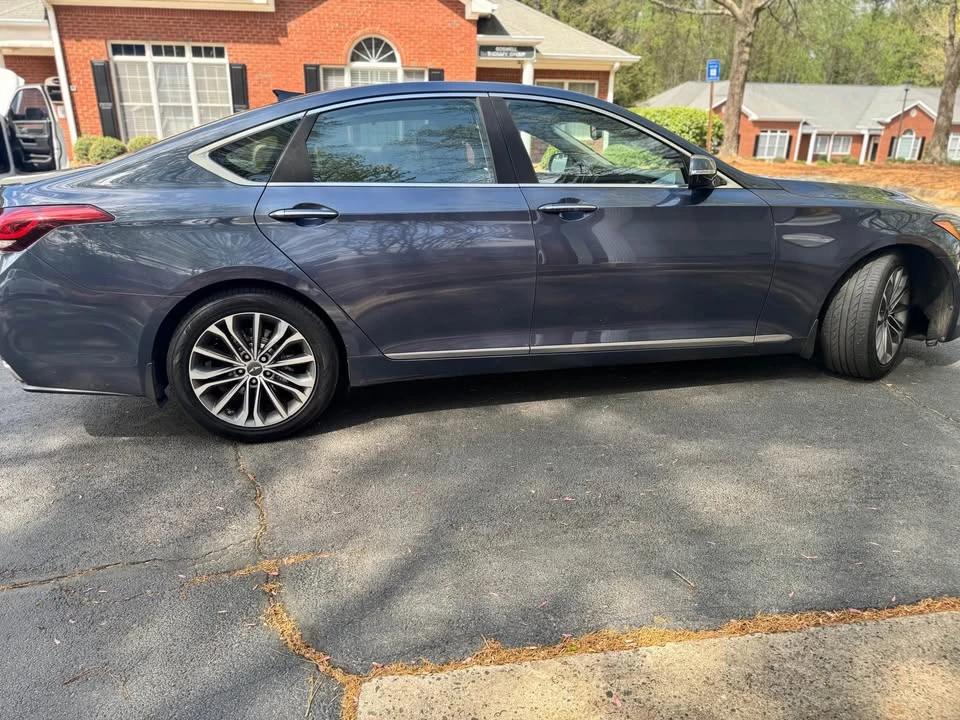 2015 Hyundai Genesis - Image 5 of 18