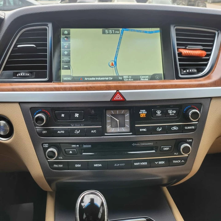 2015 Hyundai Genesis - Image 13 of 18