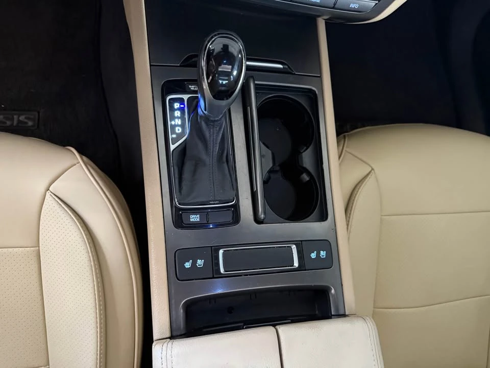 2015 Hyundai Genesis - Image 6 of 13