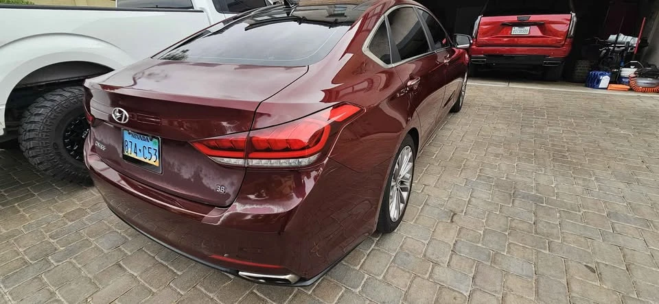 2015 Hyundai Genesis - Image 7 of 18