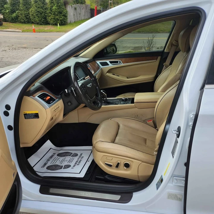 2015 Hyundai Genesis - Image 14 of 18