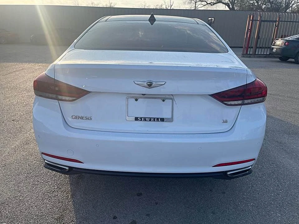2015 Hyundai Genesis - Image 3 of 4