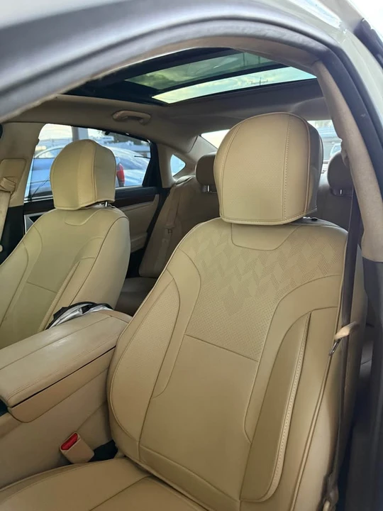 2015 Hyundai Genesis - Image 7 of 13
