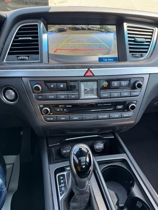 2015 Hyundai Genesis - Image 10 of 20