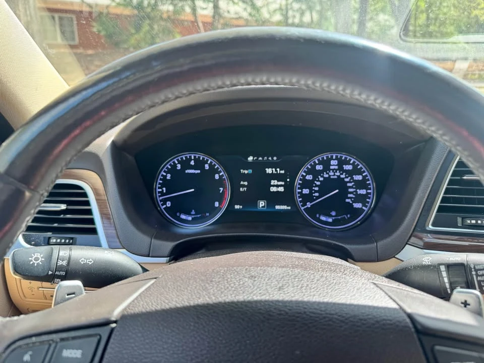 2015 Hyundai Genesis - Image 16 of 18